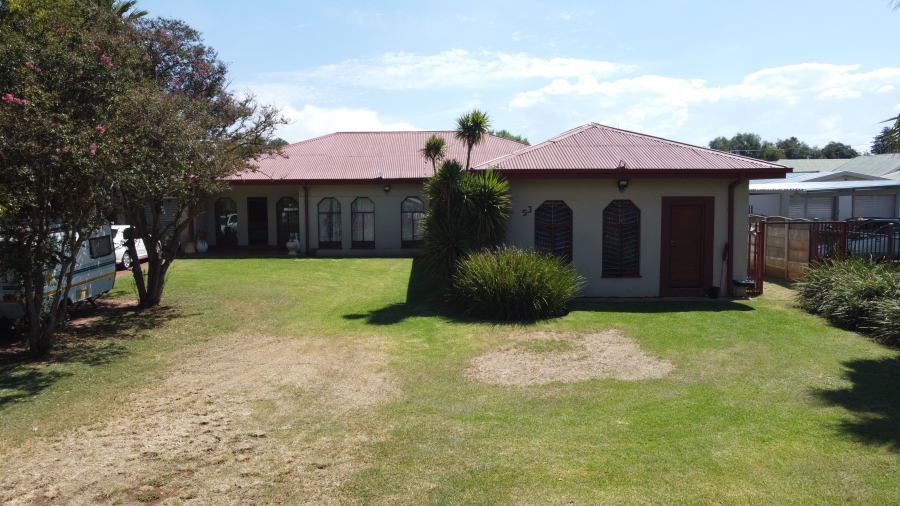 5 Bedroom Property for Sale in Potchefstroom North West